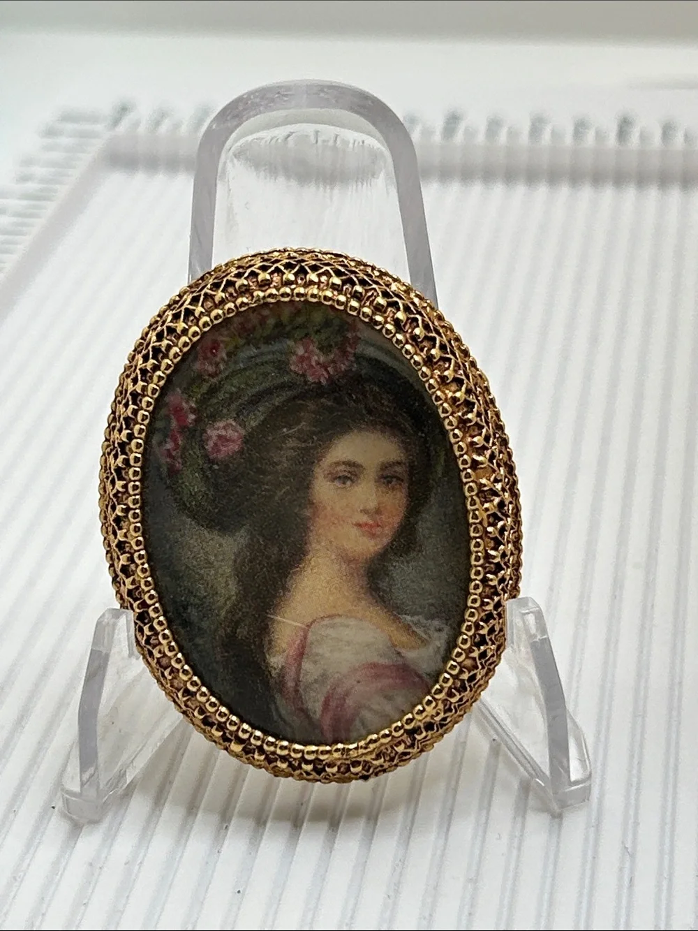 Florenza Vintage Gold-Tone Oval Portrait Cameo Brooch - Pink & Green Accents